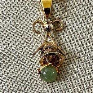Vintage Green Jade Cabochon Pendant Necklace